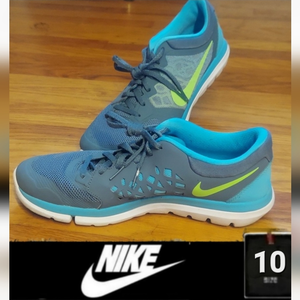 Nike size 10, TR5 training athletic shoes